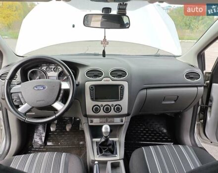 Серый Форд Фокус, объемом двигателя 1.6 л и пробегом 187 тыс. км за 5899 $, фото 12 на Automoto.ua