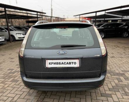 Серый Форд Фокус, объемом двигателя 1.6 л и пробегом 240 тыс. км за 6500 $, фото 6 на Automoto.ua