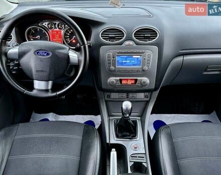 Серый Форд Фокус, объемом двигателя 1.6 л и пробегом 234 тыс. км за 6800 $, фото 16 на Automoto.ua