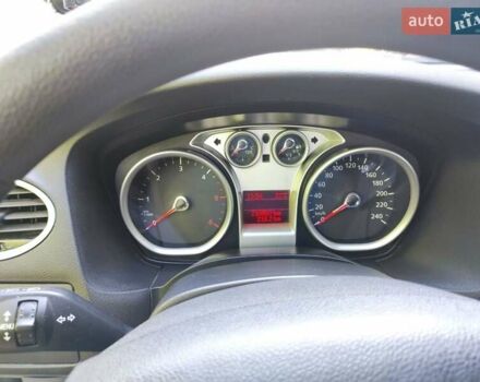 Серый Форд Фокус, объемом двигателя 1.8 л и пробегом 221 тыс. км за 5800 $, фото 8 на Automoto.ua