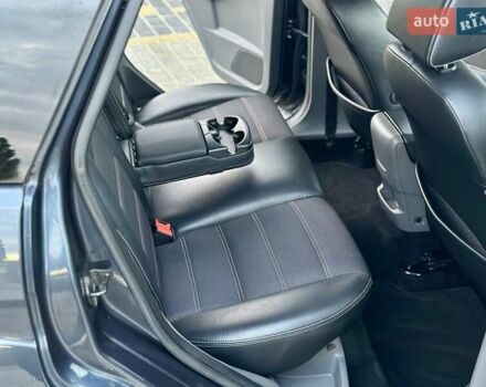 Серый Форд Фокус, объемом двигателя 1.6 л и пробегом 234 тыс. км за 6800 $, фото 32 на Automoto.ua