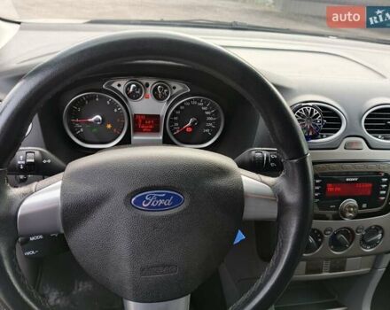 Серый Форд Фокус, объемом двигателя 1.6 л и пробегом 218 тыс. км за 6000 $, фото 5 на Automoto.ua