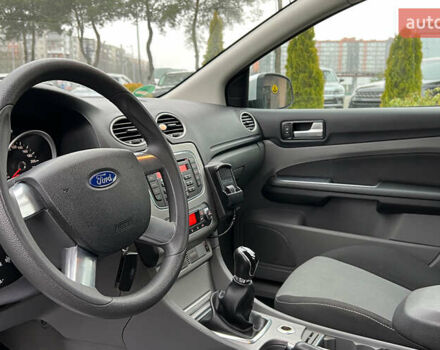 Серый Форд Фокус, объемом двигателя 1.56 л и пробегом 175 тыс. км за 5400 $, фото 9 на Automoto.ua