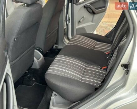 Серый Форд Фокус, объемом двигателя 1.6 л и пробегом 232 тыс. км за 6300 $, фото 28 на Automoto.ua