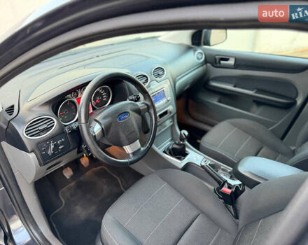 Серый Форд Фокус, объемом двигателя 1.6 л и пробегом 282 тыс. км за 5500 $, фото 35 на Automoto.ua