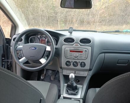 Серый Форд Фокус, объемом двигателя 1.6 л и пробегом 250 тыс. км за 4999 $, фото 3 на Automoto.ua