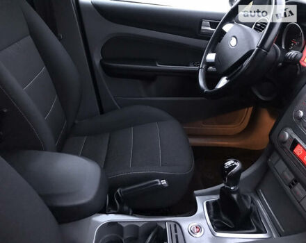 Сірий Форд Фокус, об'ємом двигуна 1.6 л та пробігом 177 тис. км за 6899 $, фото 65 на Automoto.ua