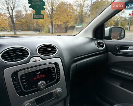 Сірий Форд Фокус, об'ємом двигуна 1.6 л та пробігом 240 тис. км за 5300 $, фото 11 на Automoto.ua