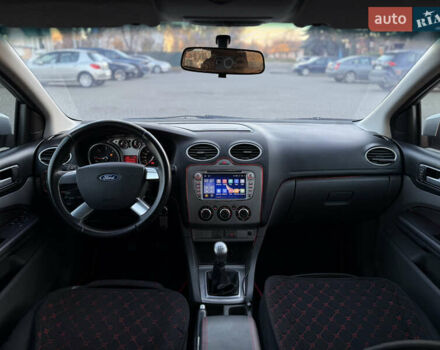 Серый Форд Фокус, объемом двигателя 1.8 л и пробегом 266 тыс. км за 5300 $, фото 10 на Automoto.ua