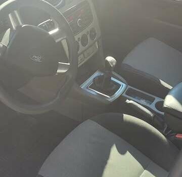 Сірий Форд Фокус, об'ємом двигуна 1.6 л та пробігом 212 тис. км за 6000 $, фото 3 на Automoto.ua