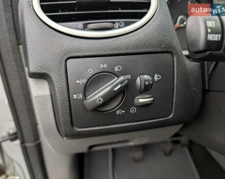 Серый Форд Фокус, объемом двигателя 1.6 л и пробегом 241 тыс. км за 6200 $, фото 16 на Automoto.ua