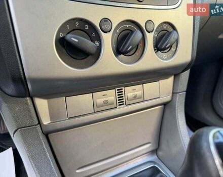 Сірий Форд Фокус, об'ємом двигуна 1.6 л та пробігом 300 тис. км за 5990 $, фото 19 на Automoto.ua