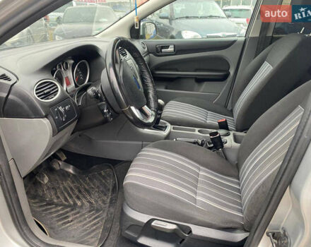 Серый Форд Фокус, объемом двигателя 1.6 л и пробегом 250 тыс. км за 5500 $, фото 10 на Automoto.ua