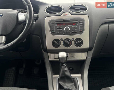 Серый Форд Фокус, объемом двигателя 1.6 л и пробегом 208 тыс. км за 6300 $, фото 25 на Automoto.ua