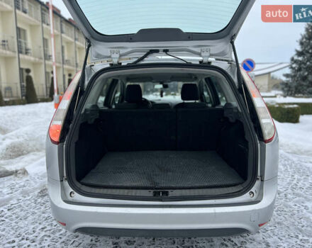 Серый Форд Фокус, объемом двигателя 1.6 л и пробегом 280 тыс. км за 4500 $, фото 17 на Automoto.ua