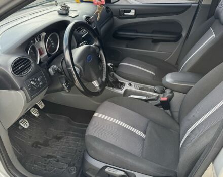 Серый Форд Фокус, объемом двигателя 1.6 л и пробегом 241 тыс. км за 6300 $, фото 12 на Automoto.ua