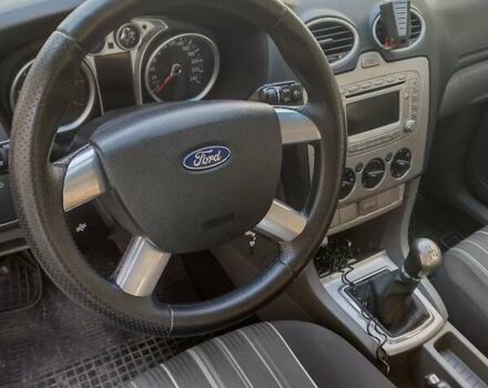 Серый Форд Фокус, объемом двигателя 1.56 л и пробегом 187 тыс. км за 6100 $, фото 4 на Automoto.ua