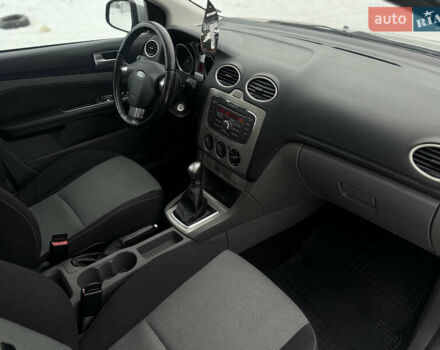 Серый Форд Фокус, объемом двигателя 1.6 л и пробегом 208 тыс. км за 6300 $, фото 33 на Automoto.ua