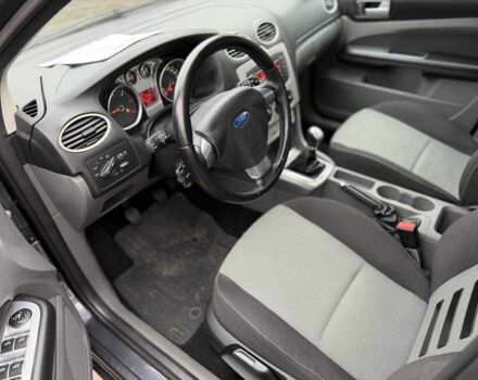 Серый Форд Фокус, объемом двигателя 1.6 л и пробегом 240 тыс. км за 6500 $, фото 10 на Automoto.ua