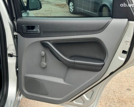 Серый Форд Фокус, объемом двигателя 1.6 л и пробегом 300 тыс. км за 5440 $, фото 19 на Automoto.ua