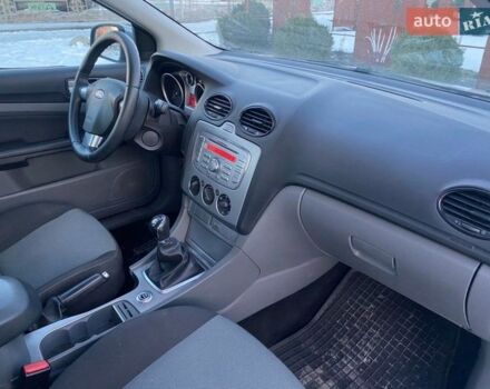 Сірий Форд Фокус, об'ємом двигуна 1.6 л та пробігом 203 тис. км за 6100 $, фото 13 на Automoto.ua