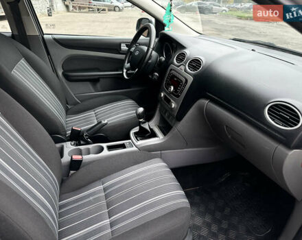 Сірий Форд Фокус, об'ємом двигуна 1.6 л та пробігом 240 тис. км за 5300 $, фото 18 на Automoto.ua