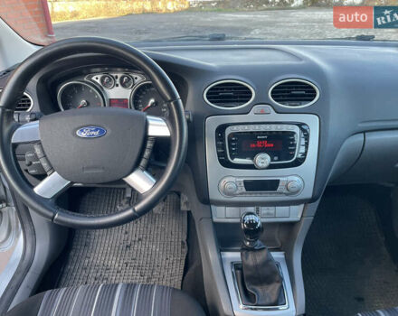 Сірий Форд Фокус, об'ємом двигуна 1.6 л та пробігом 236 тис. км за 5600 $, фото 17 на Automoto.ua