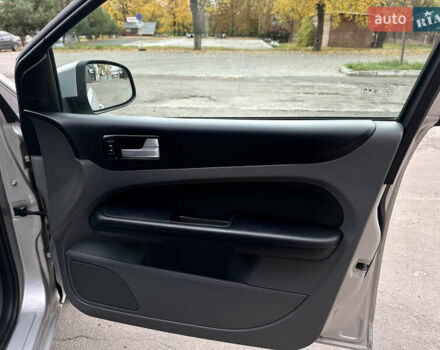 Сірий Форд Фокус, об'ємом двигуна 1.6 л та пробігом 240 тис. км за 5300 $, фото 19 на Automoto.ua