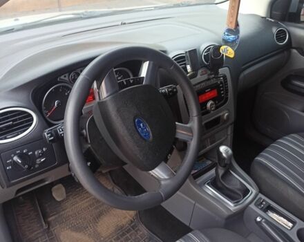 Серый Форд Фокус, объемом двигателя 1.6 л и пробегом 205 тыс. км за 7200 $, фото 4 на Automoto.ua