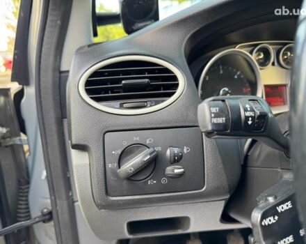 Сірий Форд Фокус, об'ємом двигуна 1.6 л та пробігом 300 тис. км за 5990 $, фото 20 на Automoto.ua