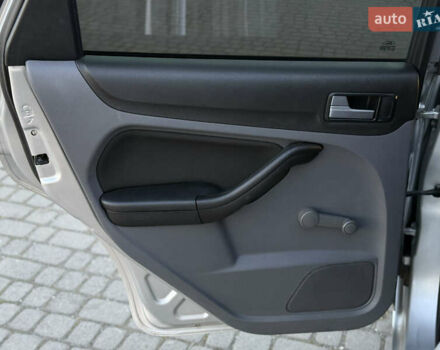 Серый Форд Фокус, объемом двигателя 1.8 л и пробегом 266 тыс. км за 5300 $, фото 17 на Automoto.ua