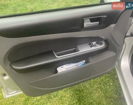 Серый Форд Фокус, объемом двигателя 1.8 л и пробегом 299 тыс. км за 6900 $, фото 8 на Automoto.ua