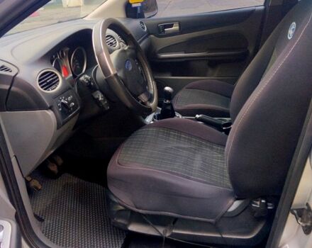 Серый Форд Фокус, объемом двигателя 1.6 л и пробегом 226 тыс. км за 6000 $, фото 2 на Automoto.ua