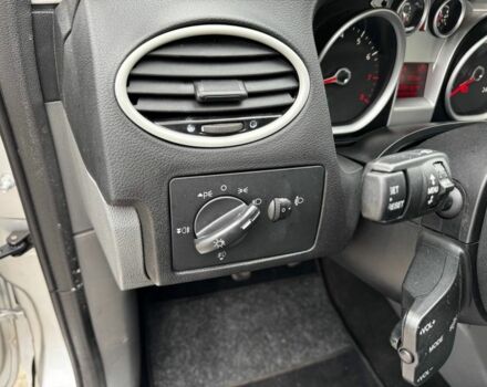 Серый Форд Фокус, объемом двигателя 1.6 л и пробегом 188 тыс. км за 5700 $, фото 6 на Automoto.ua