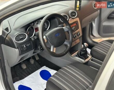 Серый Форд Фокус, объемом двигателя 1.6 л и пробегом 232 тыс. км за 6300 $, фото 19 на Automoto.ua