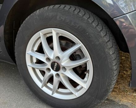 Серый Форд Фокус, объемом двигателя 1.6 л и пробегом 217 тыс. км за 6000 $, фото 1 на Automoto.ua