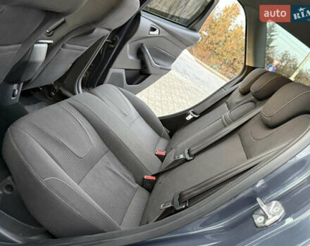 Серый Форд Фокус, объемом двигателя 1.6 л и пробегом 228 тыс. км за 7850 $, фото 36 на Automoto.ua