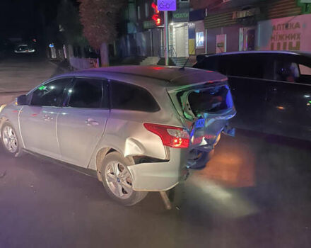 Серый Форд Фокус, объемом двигателя 1.6 л и пробегом 240 тыс. км за 3500 $, фото 1 на Automoto.ua