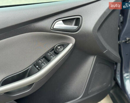 Серый Форд Фокус, объемом двигателя 1.6 л и пробегом 224 тыс. км за 7700 $, фото 13 на Automoto.ua