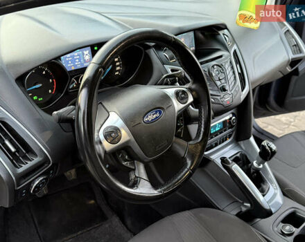 Серый Форд Фокус, объемом двигателя 1.6 л и пробегом 228 тыс. км за 7850 $, фото 16 на Automoto.ua