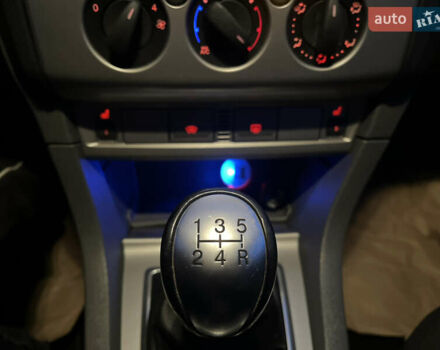 Серый Форд Фокус, объемом двигателя 1.6 л и пробегом 254 тыс. км за 6600 $, фото 22 на Automoto.ua