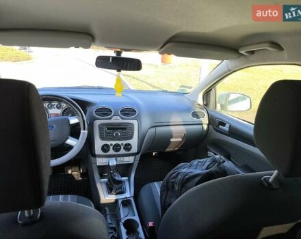 Серый Форд Фокус, объемом двигателя 1.6 л и пробегом 246 тыс. км за 5600 $, фото 23 на Automoto.ua