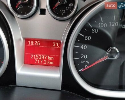 Сірий Форд Фокус, об'ємом двигуна 1.6 л та пробігом 215 тис. км за 4800 $, фото 2 на Automoto.ua