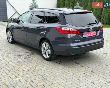 Серый Форд Фокус, объемом двигателя 1.6 л и пробегом 224 тыс. км за 7700 $, фото 2 на Automoto.ua