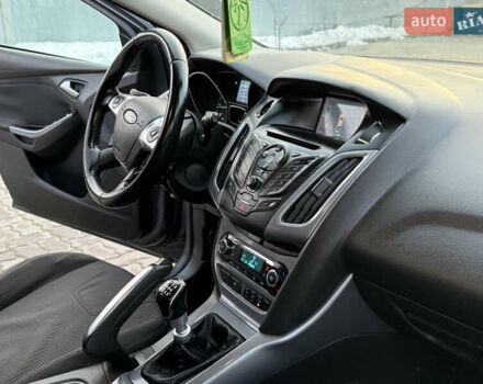 Серый Форд Фокус, объемом двигателя 1.6 л и пробегом 228 тыс. км за 7850 $, фото 23 на Automoto.ua