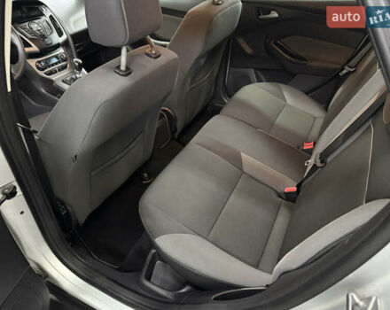 Серый Форд Фокус, объемом двигателя 1.6 л и пробегом 237 тыс. км за 7500 $, фото 6 на Automoto.ua