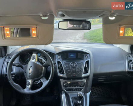 Серый Форд Фокус, объемом двигателя 1.6 л и пробегом 305 тыс. км за 7600 $, фото 1 на Automoto.ua