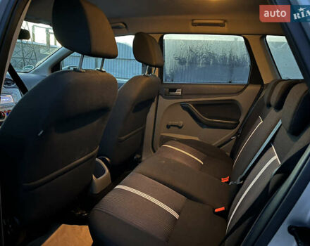 Серый Форд Фокус, объемом двигателя 1.6 л и пробегом 254 тыс. км за 6600 $, фото 17 на Automoto.ua