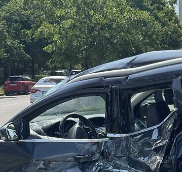 Сірий Форд Фокус, об'ємом двигуна 1.6 л та пробігом 190 тис. км за 3500 $, фото 6 на Automoto.ua