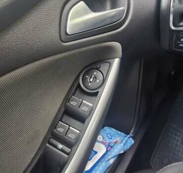 Сірий Форд Фокус, об'ємом двигуна 2 л та пробігом 275 тис. км за 8199 $, фото 12 на Automoto.ua